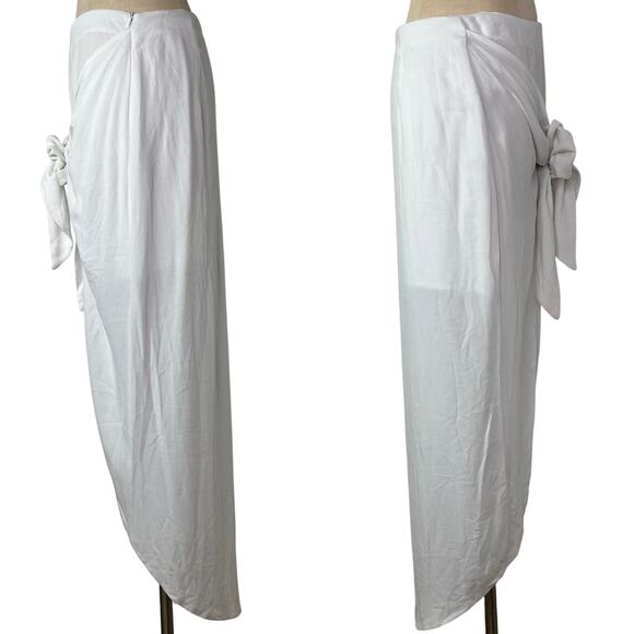 FARM Rio white wrap front skirt, size M, minimalist, resortwear, zipper side - Picture 3 of 8